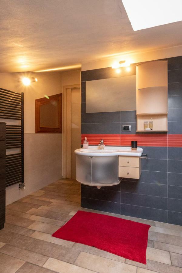 Apartamento Casa Di Tia Aosta Exterior foto